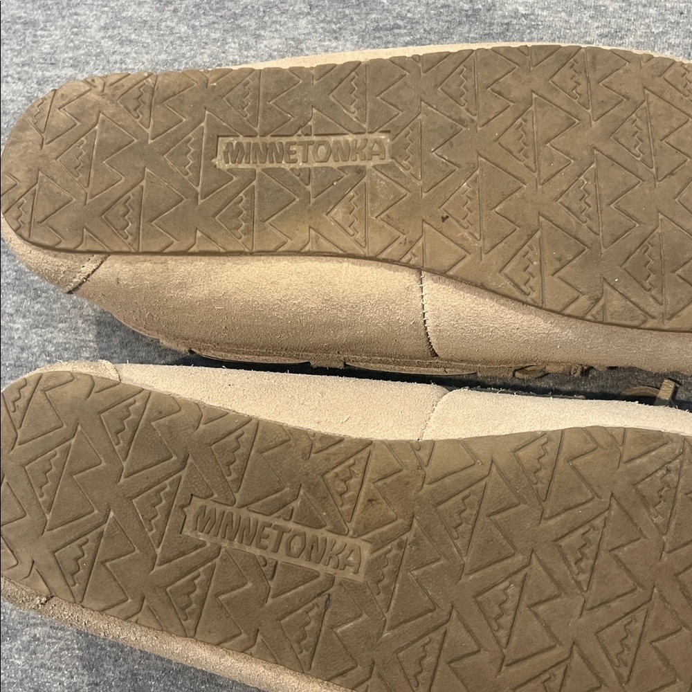 Minnetonka Allie Trapper moccasin style slippers. Women’s size 8 - Picture 6 of 10